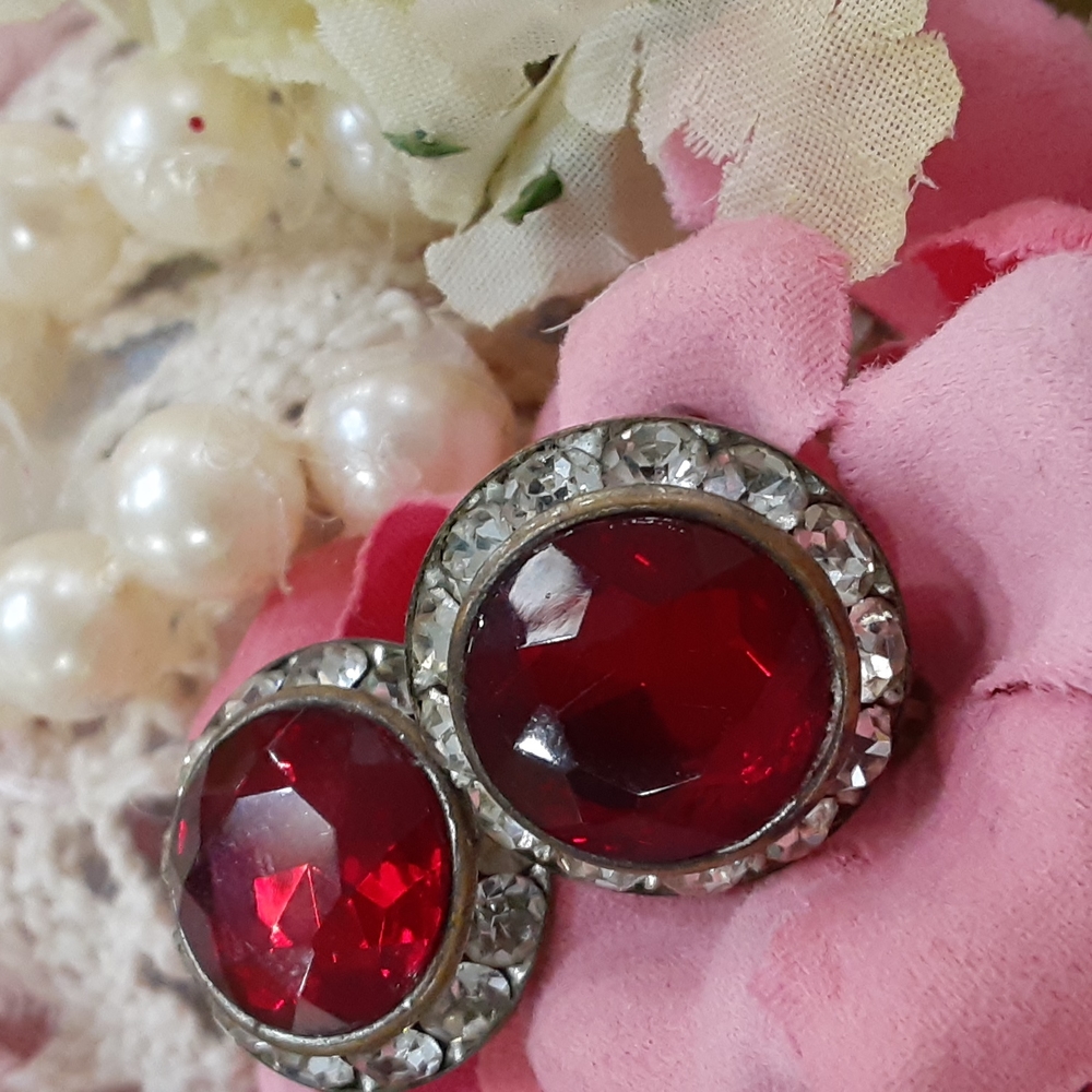Ruby Red Vintage Rhinestone Earrings Clip On